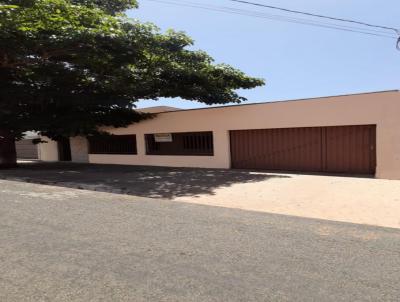 Casa para Locação, em Caldas Novas, bairro Itaguaí III, 3 dormitórios, 1 banheiro, 1 suíte, 3 vagas